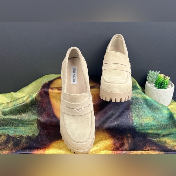 Steve Madden Shoes - Steve Madden platform shows size 9.5